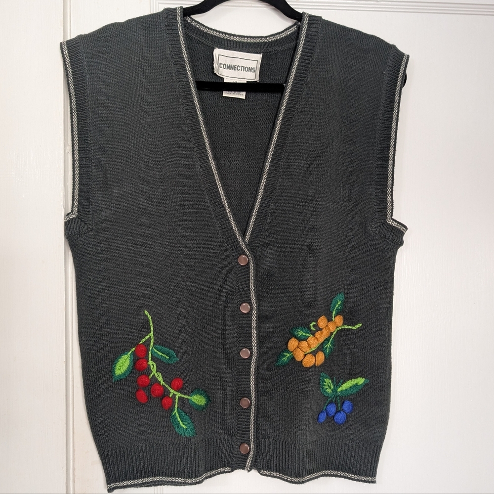 Vintage Connections Fruit Embroidered Sweater Vest Gray Women’s 14 M/L
